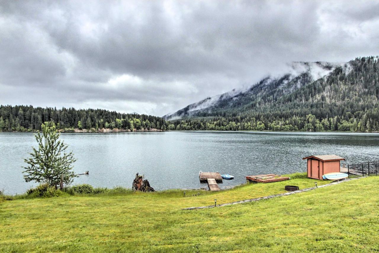 Lakefront Cabin With Stunning Mountain Views And Dock! Mineral エクステリア 写真