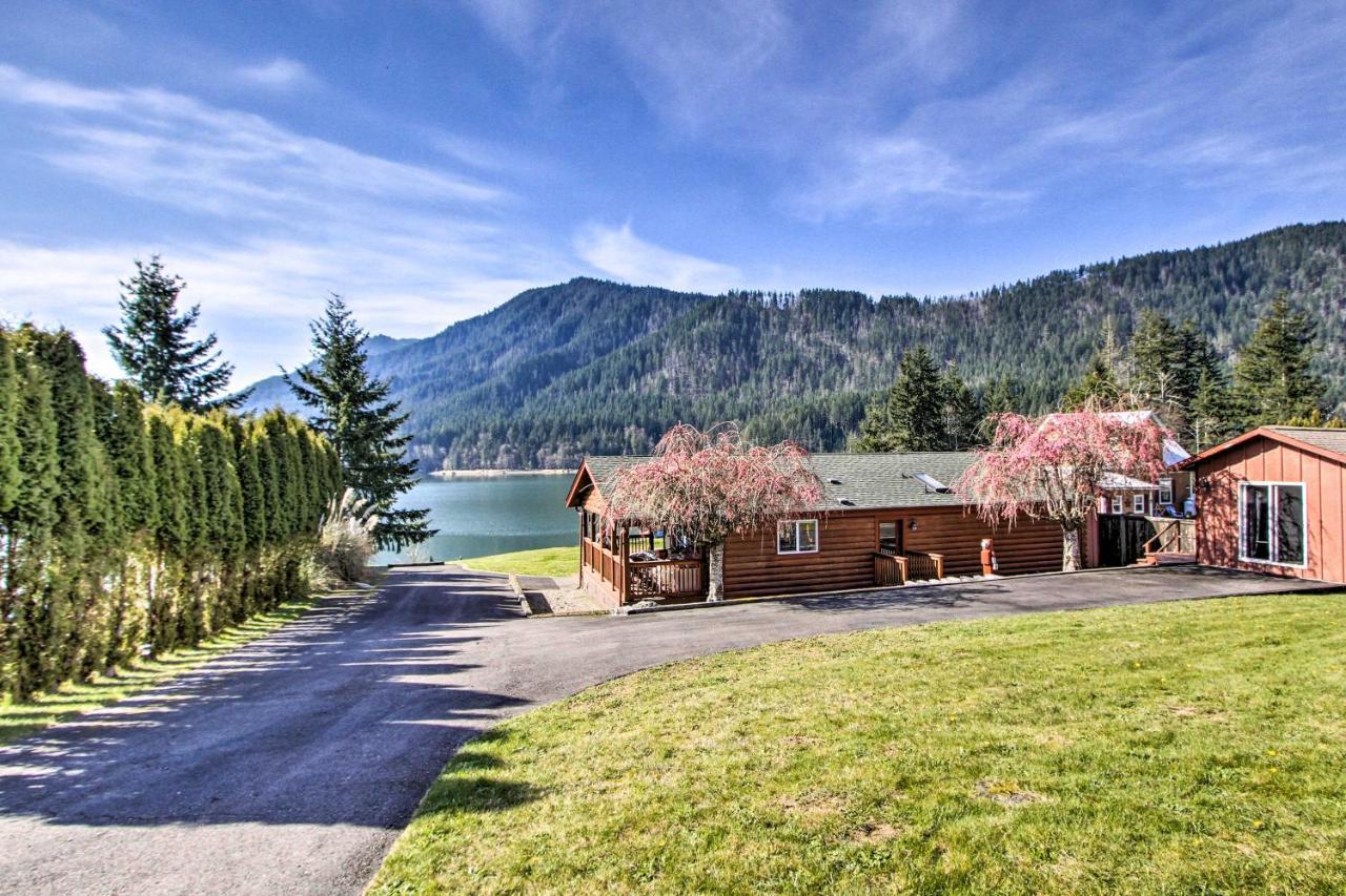 Lakefront Cabin With Stunning Mountain Views And Dock! Mineral エクステリア 写真
