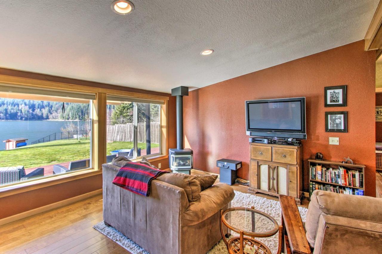 Lakefront Cabin With Stunning Mountain Views And Dock! Mineral エクステリア 写真