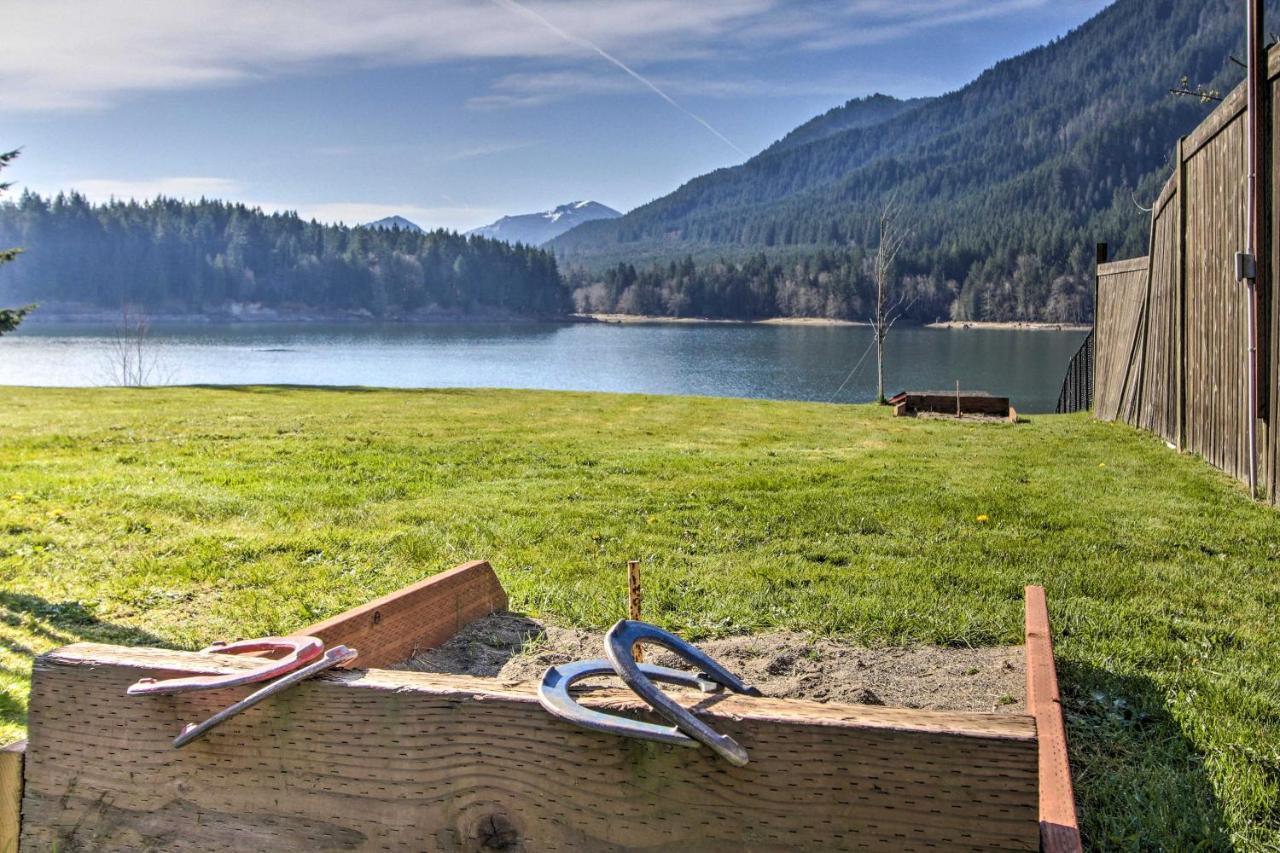 Lakefront Cabin With Stunning Mountain Views And Dock! Mineral エクステリア 写真