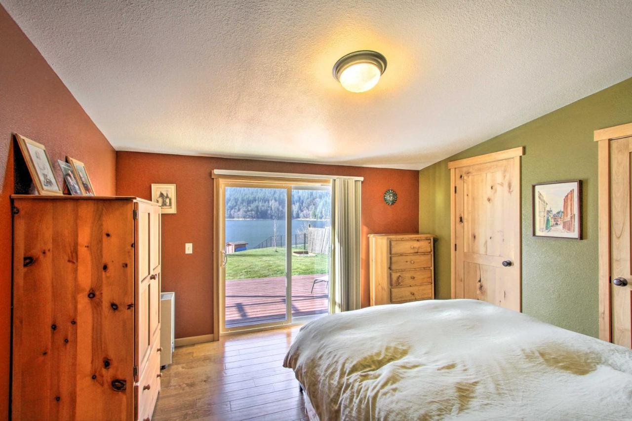 Lakefront Cabin With Stunning Mountain Views And Dock! Mineral エクステリア 写真